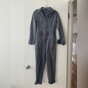 Universal thread grey boiler suit
